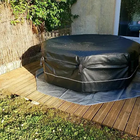 Proche Centre Ville / Jardin / Jacuzzi Villa *